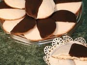 Black & White Cookies (3 Cookies)