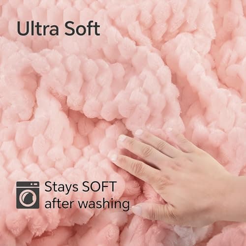 Fluffy Queen Comforter Set - Luxury Faux Fur Brushed Plaid Pattern Bedding Comforter Sets, Furry Velvet Comfort Set Pink, 3 Pieces, Soft Winter Comforter Sets for Queen Bed