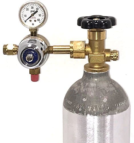 Uniweld CO2 Cylinder Tank Beverage Regulator | for Carbon Dioxide CO2 Service | 5-50 PSIG Delivery | Single Scale Gauge Brass Body | Adjustable Pressure Screw with Locking Nut | Long Serving Life