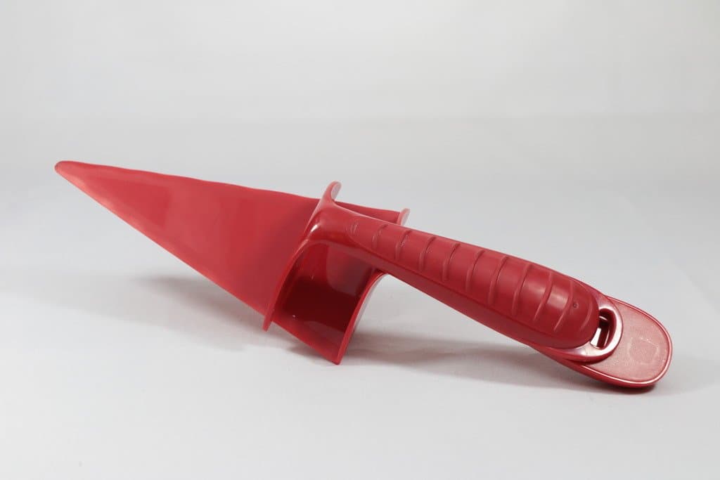 Orka Mastrad Pastry Cutter and Server with Sliding Handle, Red