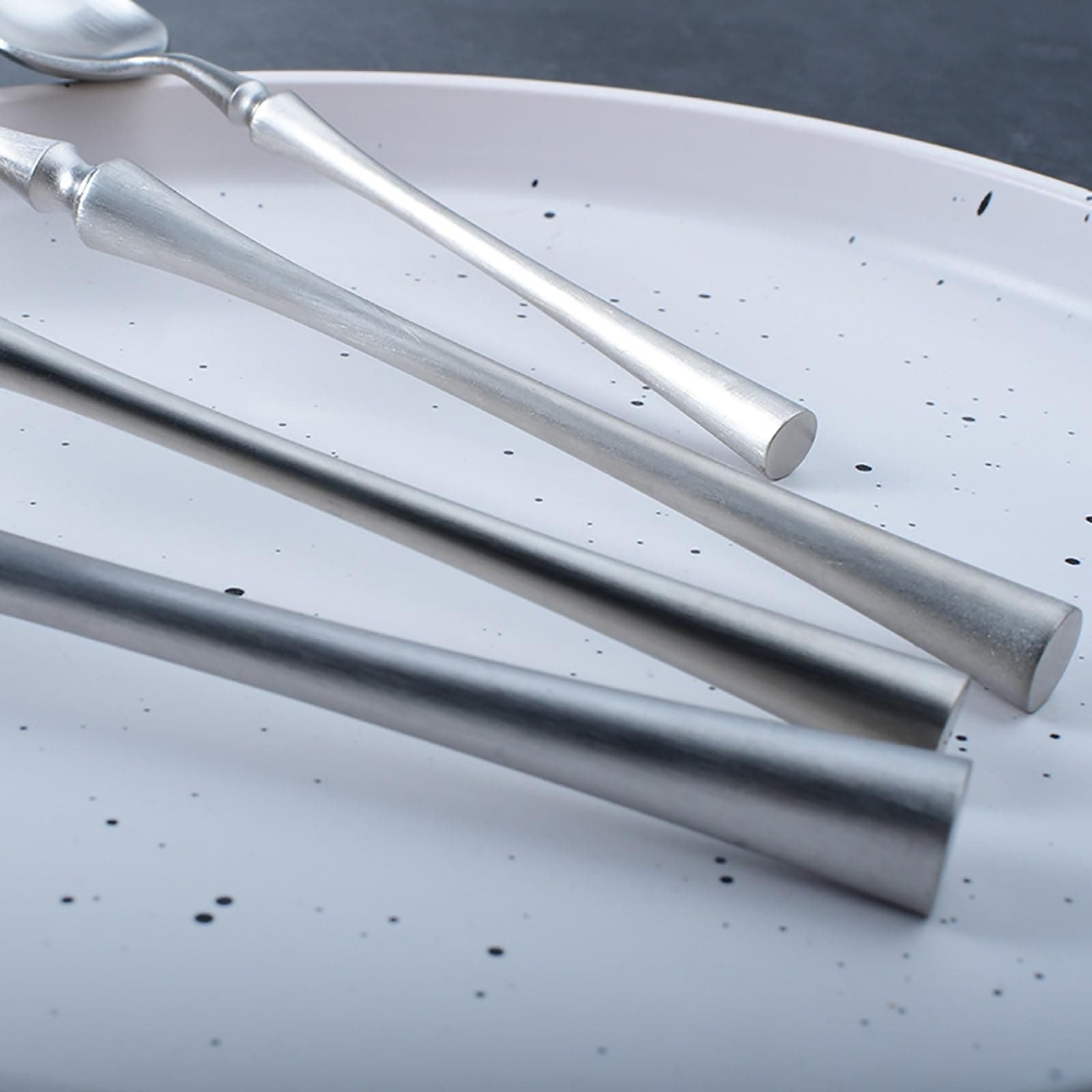 Exquisite silverware set for 6 elegant 18/8 stainless steel flatware set forks spoons and knives set eating utensils sets for family gathering corporate dinner gift choice dishwasher safe (24piece)