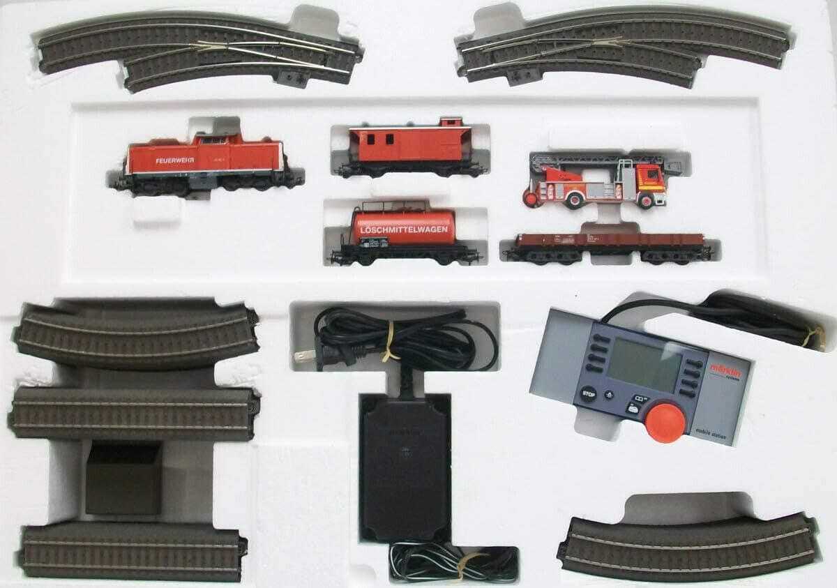 MARKLIN HO Digital Deluxe FIRE Department Starter Train Set 29751 with DB Diesel BR-212 Locomotive+3 Cargo Cars+FIRE Truck+Large Oval C Tracks W/SWITCHES+TRANF.110V.19V.A.+Mobile Station+PAPERWORKS