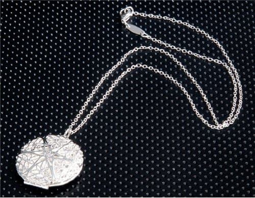 925 Sterling Silver Plated Necklace with Mesh Frame Pendant (Silver) M.