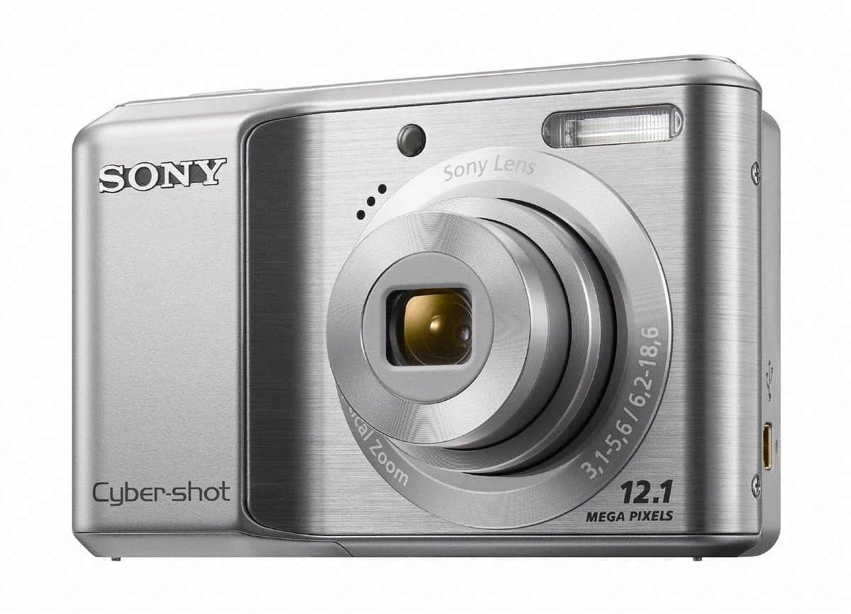 Sony DSC-S2100 12.1MP Digital Camera with 3x Optical Zoom with Digital Steady Shot Image Stabilization and 3.0 inch LCD (Silver)