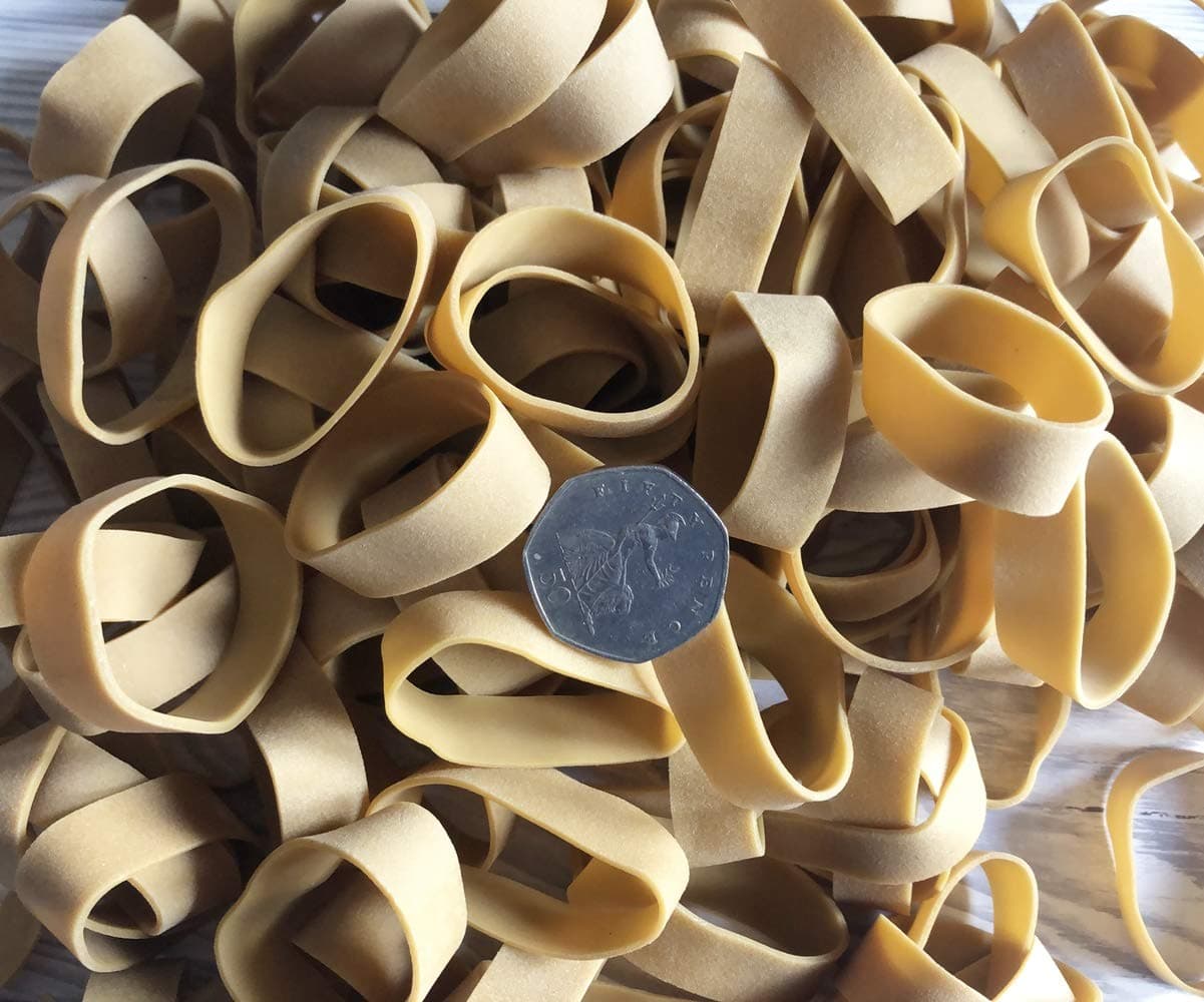 250 x Short Thick 2 inch x 1/2 inch Wide First Steps ® Rubber Elastic Bands 50mm x 12mm No.81