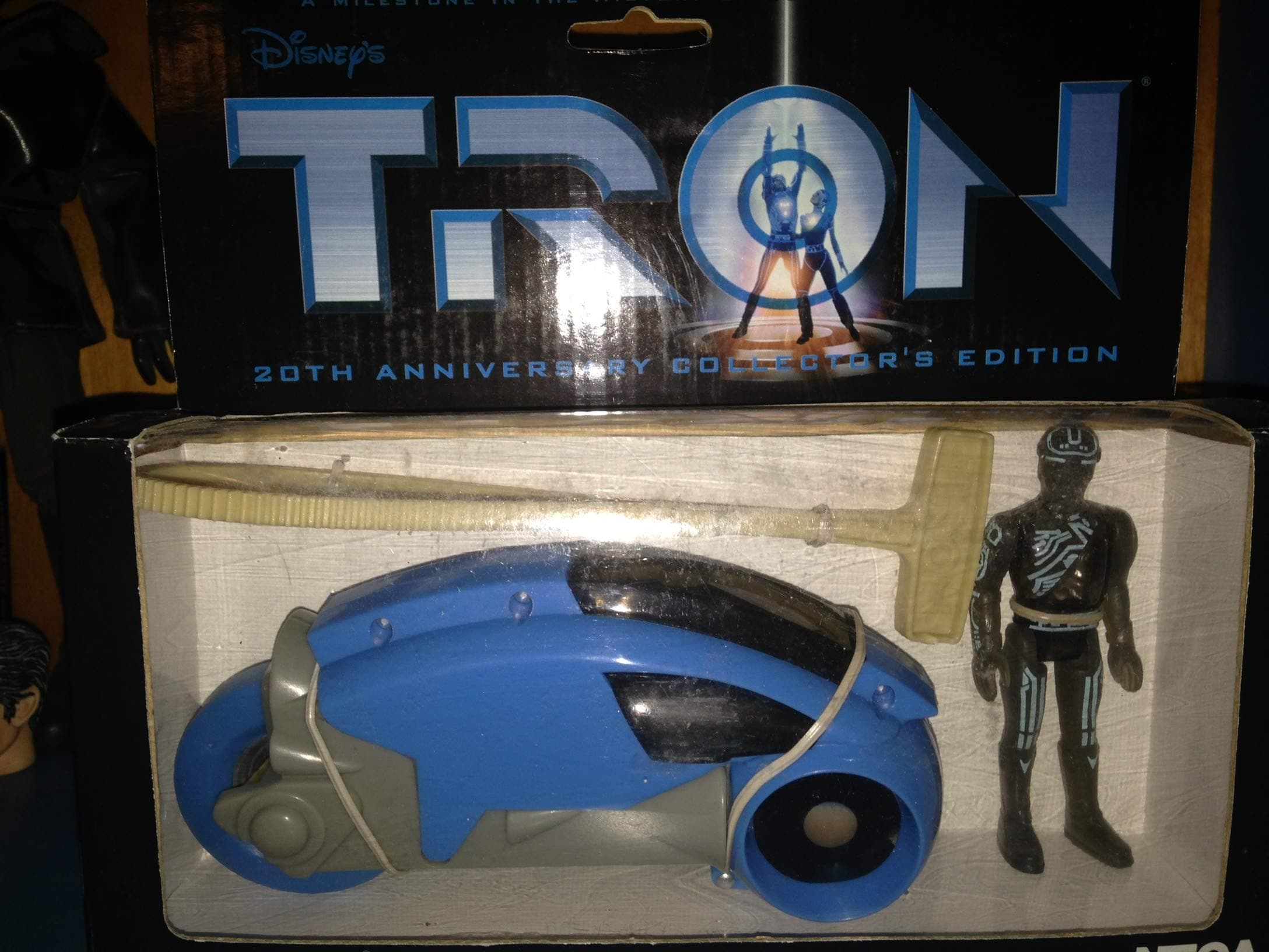 Tron > Yellow Lightcycle with Figure Vehicle