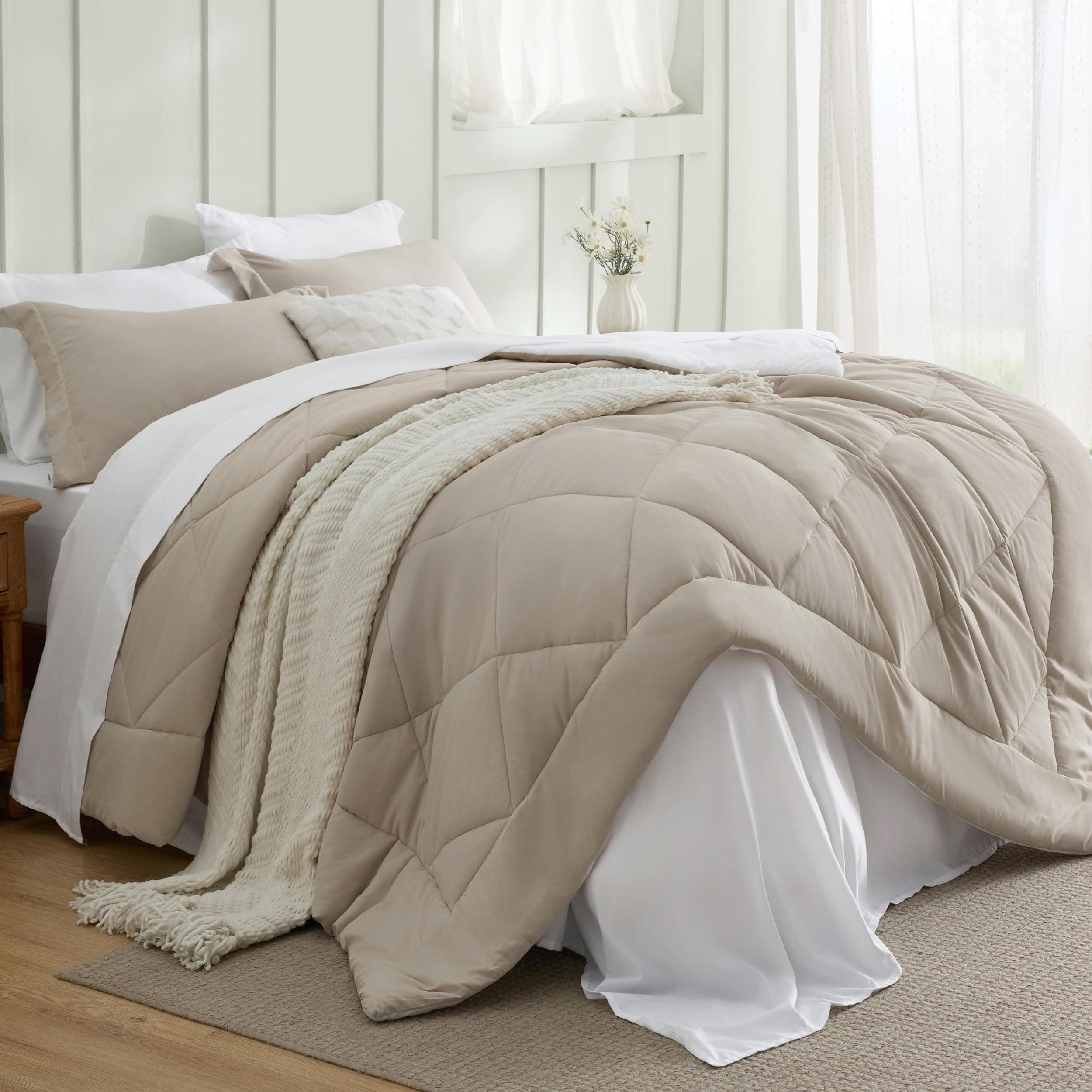 Bedsure Queen Comforter Set - 7 Pieces Reversible Beige and White Bedding, Queen Size Bed Set for All Seasons, Bed in a Bag with Down Alternative Comforter, Sheets, Pillowcases & Shams