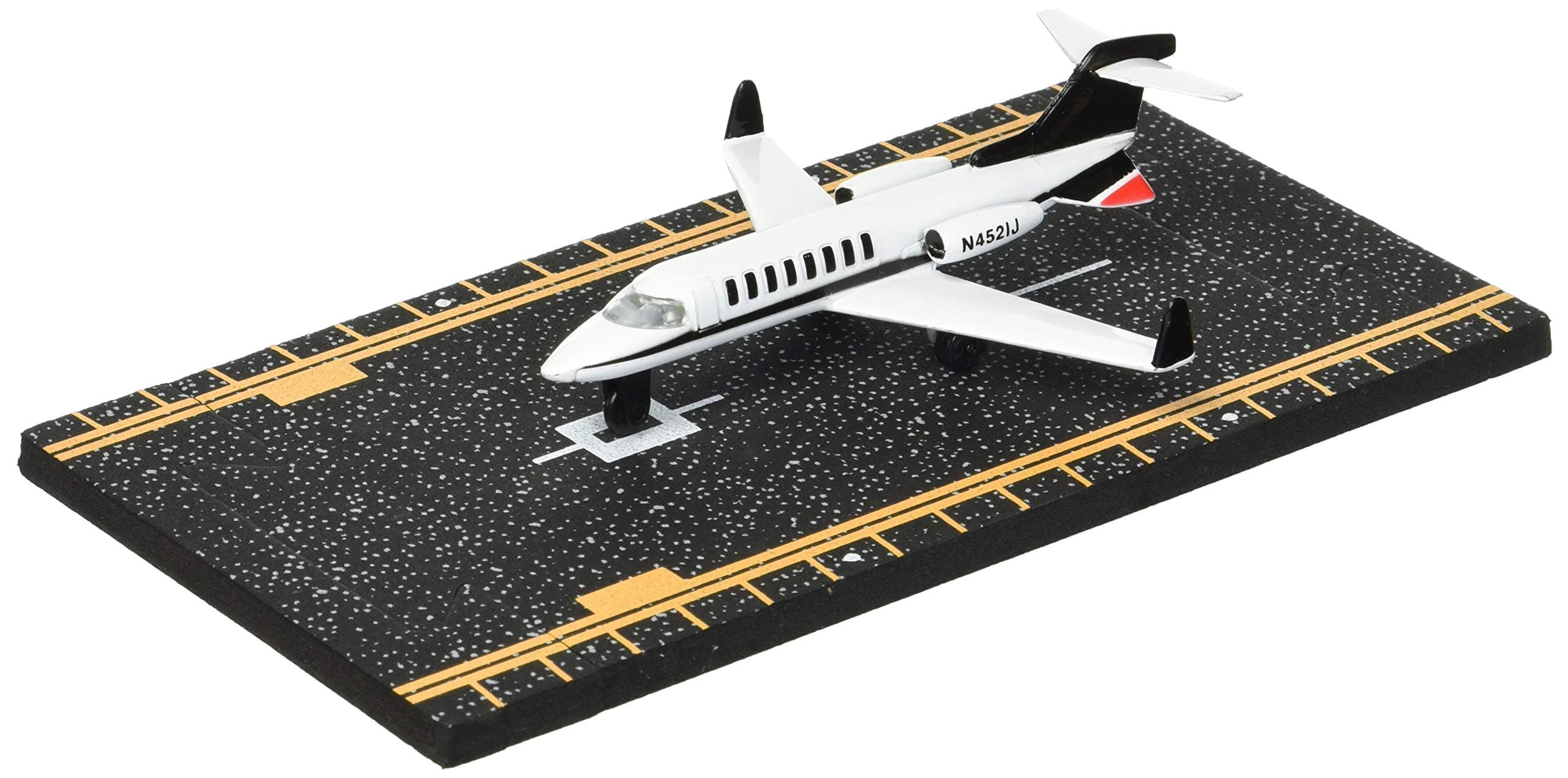 Hot Wing Spliced Jet with Connectable Runway