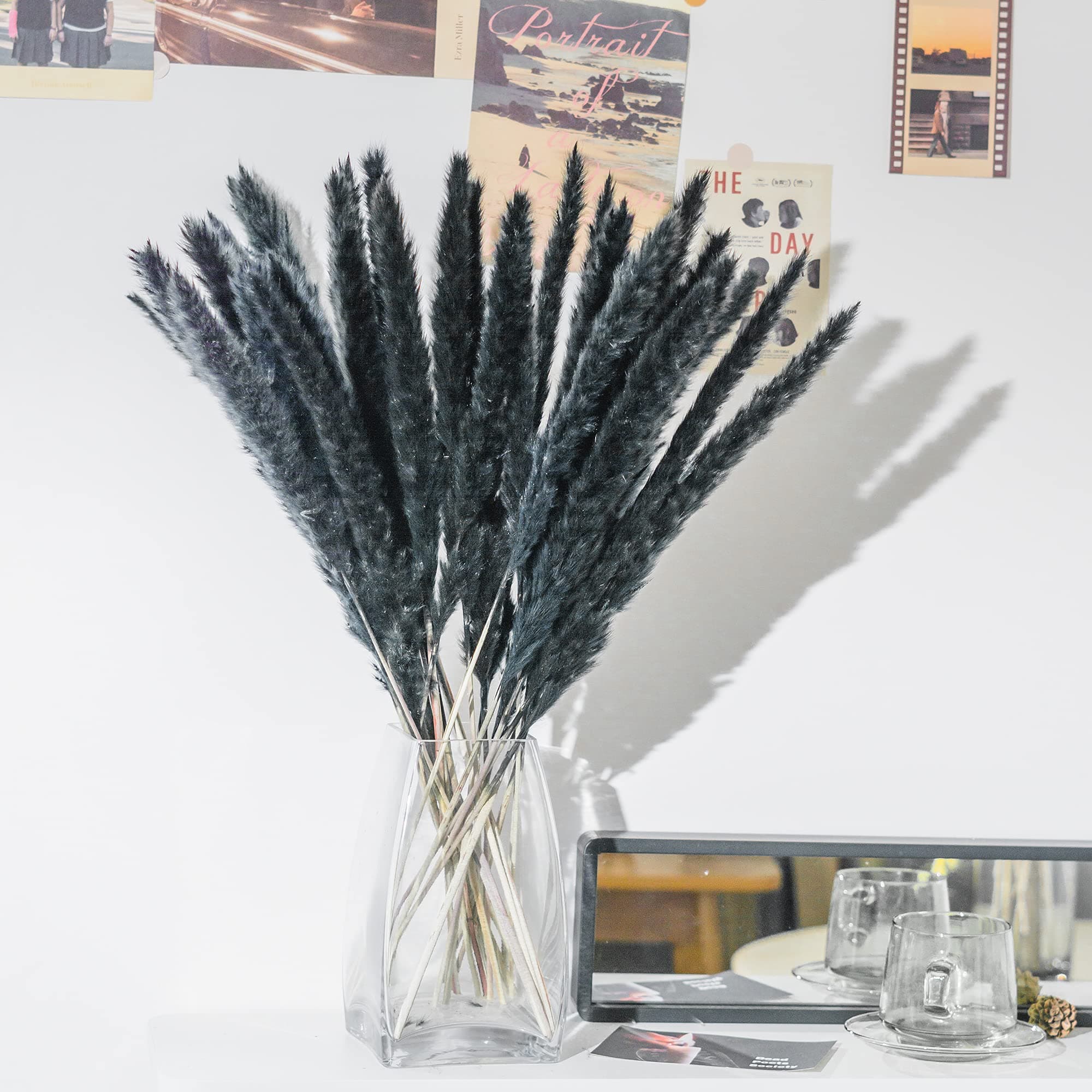 Generik Pampas Grass Natural Dried Bundle for Home Decor – 18 inch, 30PcsSet Pompous Boho Living Room, and Faux Grass, Plantas Articficiales Decorativas by SpHoze, Black, Small