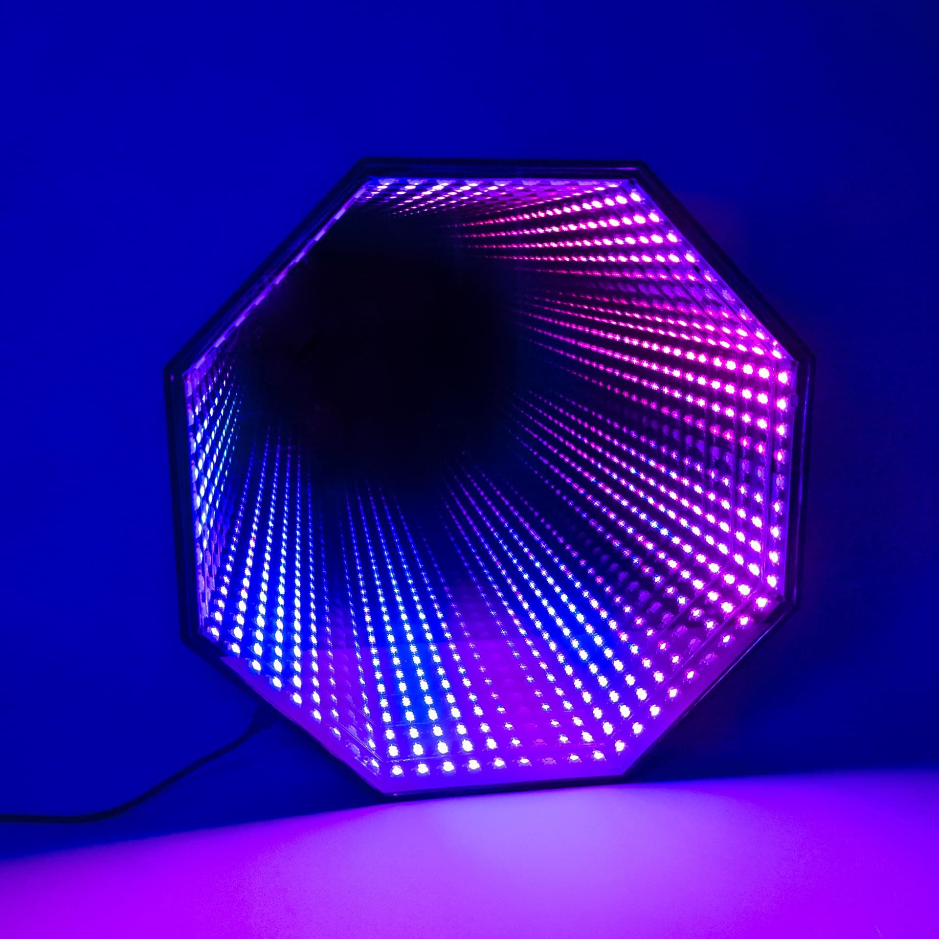 Hyperspace Lighting Company ハイパーミラー LED インフィニティ ミラー ライト - 12インチ サウンド リアクティブ RGB アプリ対応 マルチカラー 装飾 ガラス ミラー アート ナイトライト クールなパーティーの雰囲気