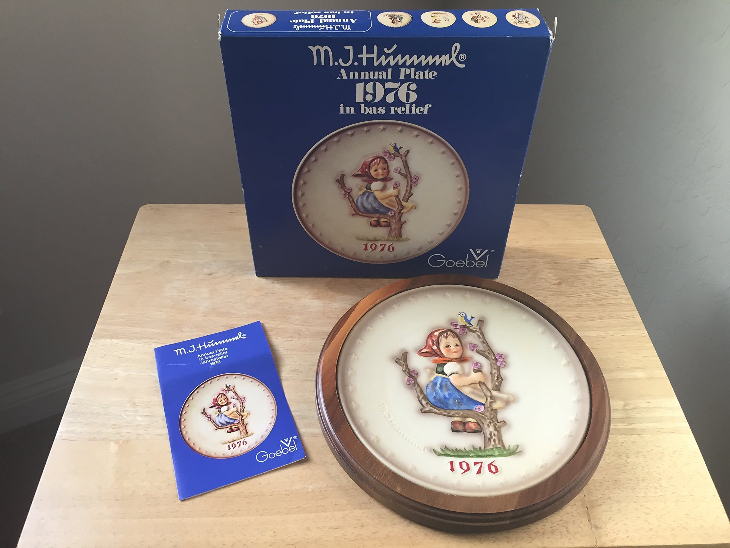 HTF--1976 Goebel Hummel Annual Plate in Original Box -- Mint Condition!!!