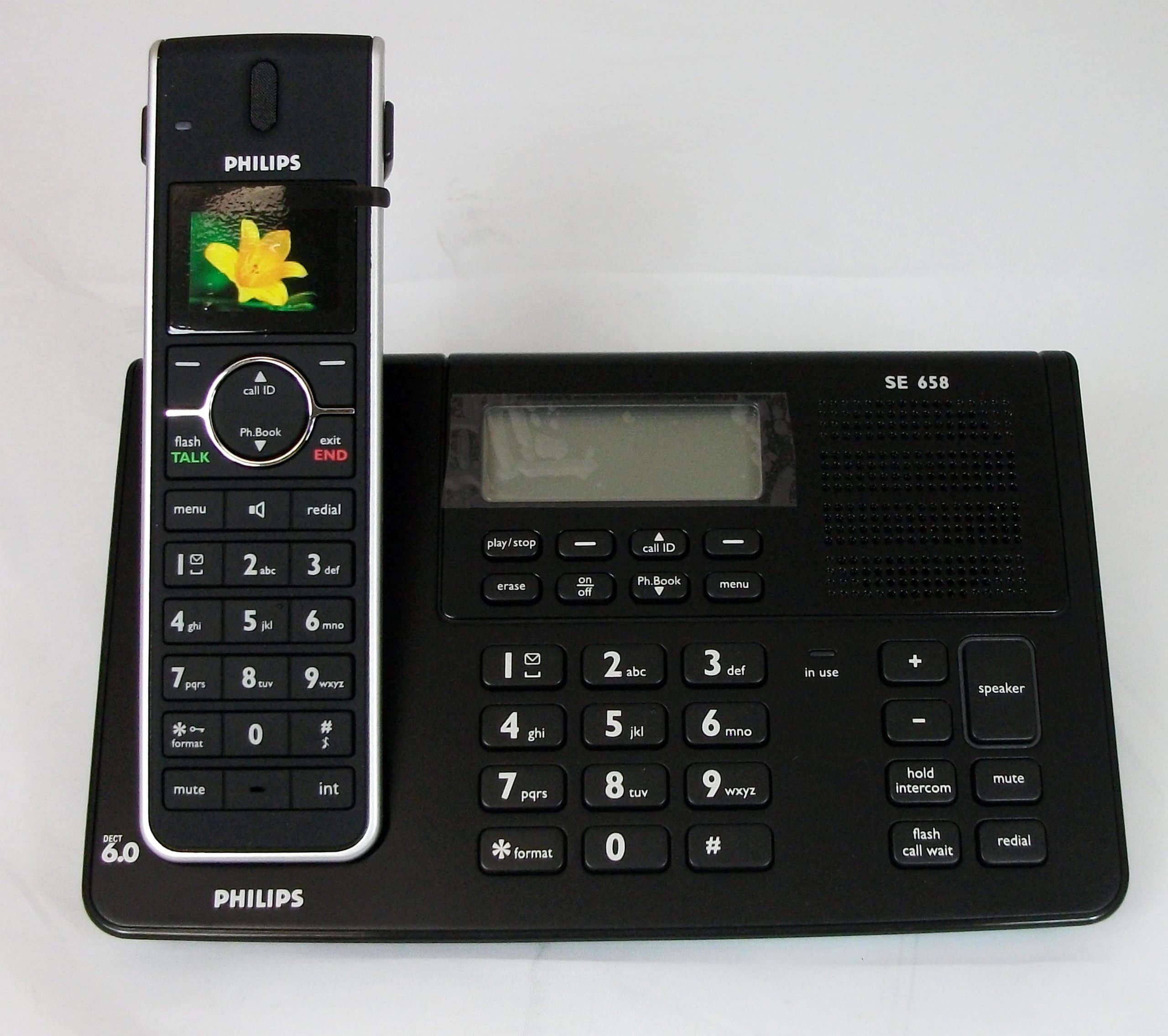 Philips SE6581B/17 DECT Series Cordless Phone with Answering Machine (Black)