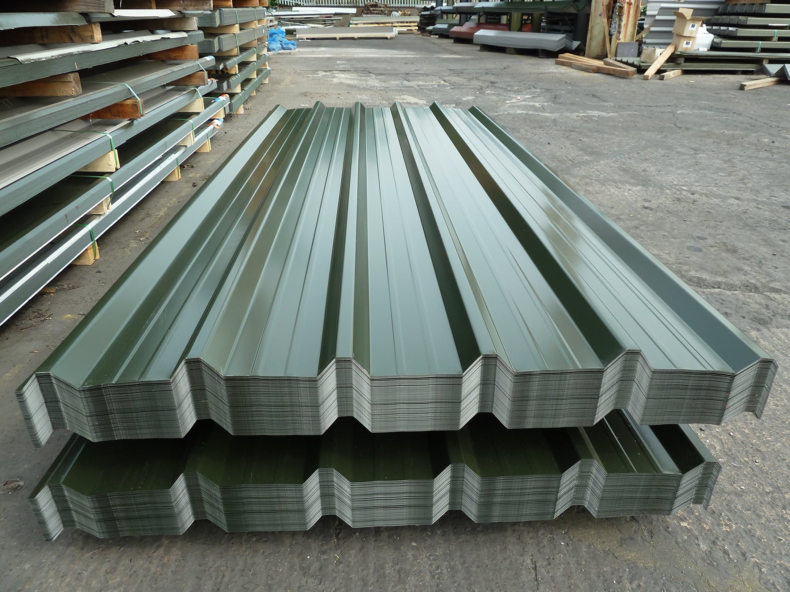 Rhino Steel Cladding Box Profile Juniper Green Polyester Coated Metal/Steel Roofing Sheets, Parcel of 10 x Roof Sheets 01675 462692 (Pack of 10 Sheets in 10' (3.05m) Lengths)
