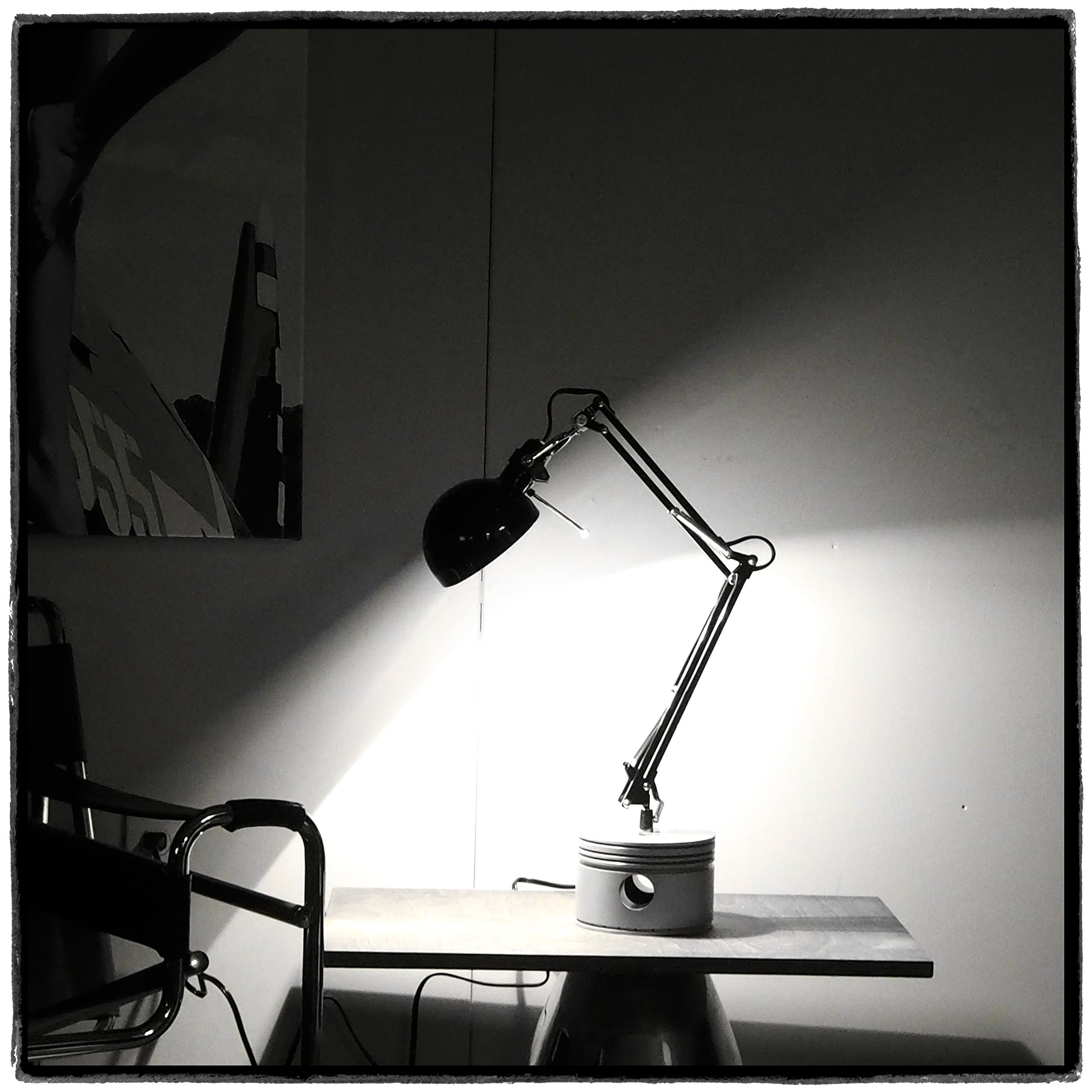 Pratt & Whitney R-2800 Flying Monkey Metallic Radial Engine Piston Desk Lamp