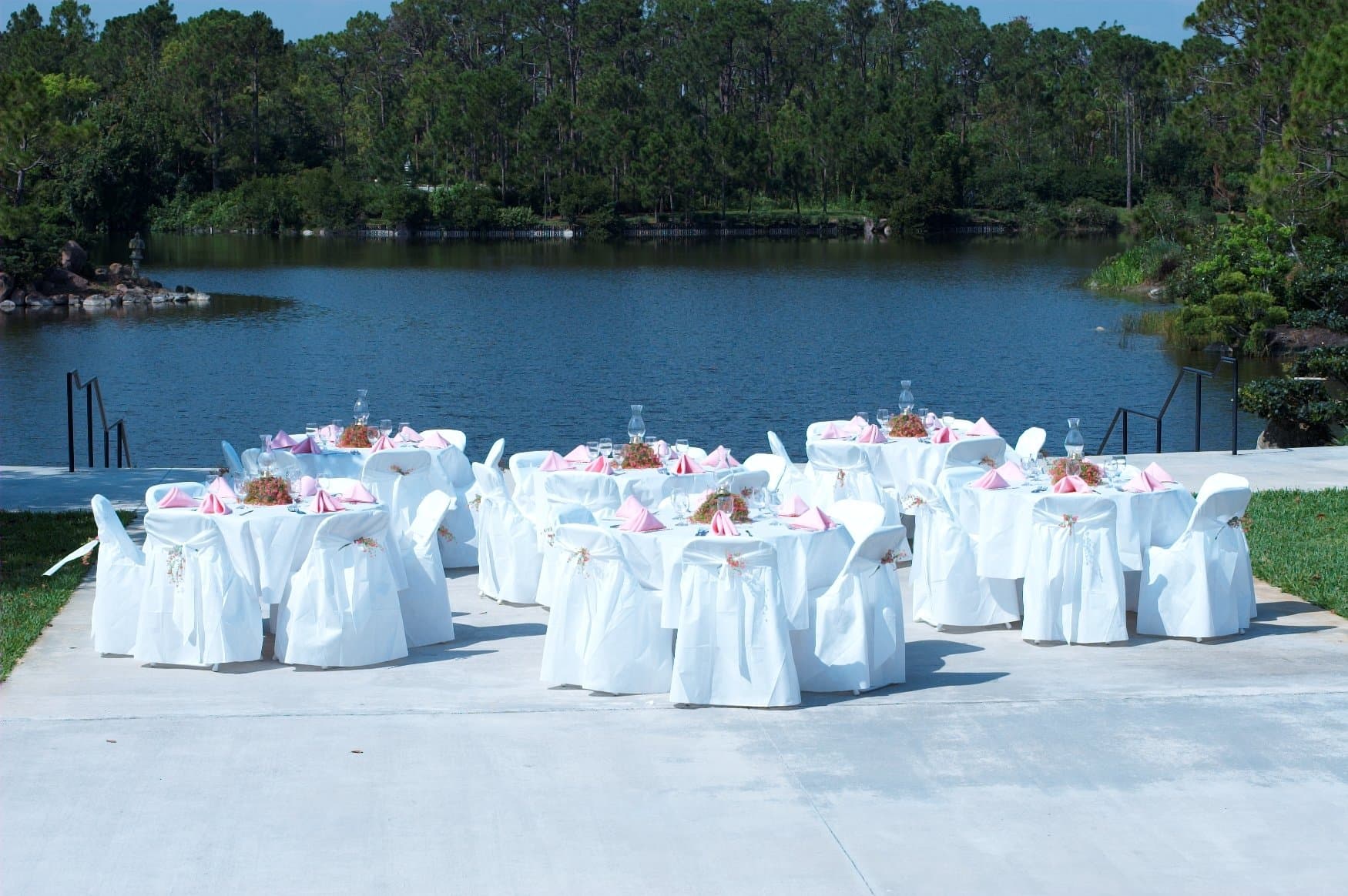 Joyfull Linen-Look 96" Round 2 Pack, Disposable