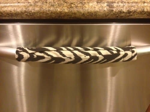 Handle Babe Decorative Kitchen Appliance Handle Cover-Unique Pocket Design Catches Drips, Smudges and Fingerprints Leaving Stainless Steel Kitchen Appliances Shiny