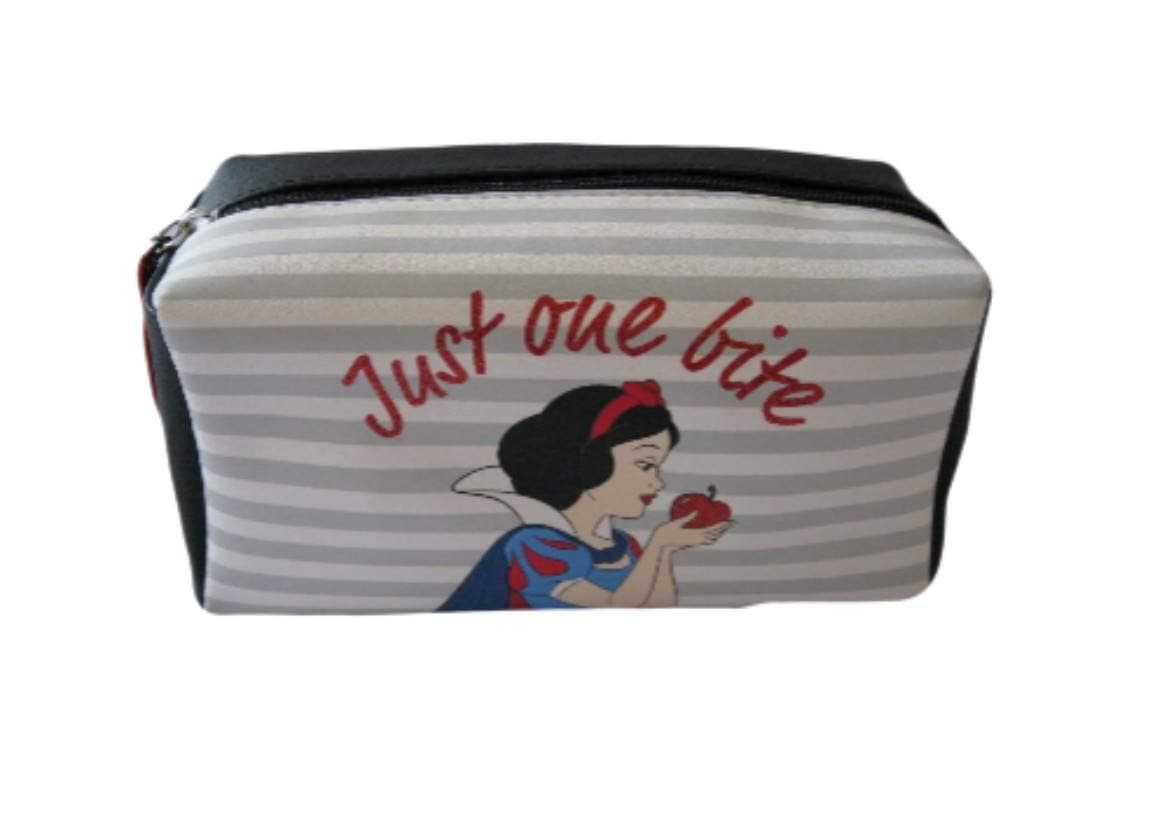 AtmospherePrimark ~ Disney Snow White ~ Make up Bag