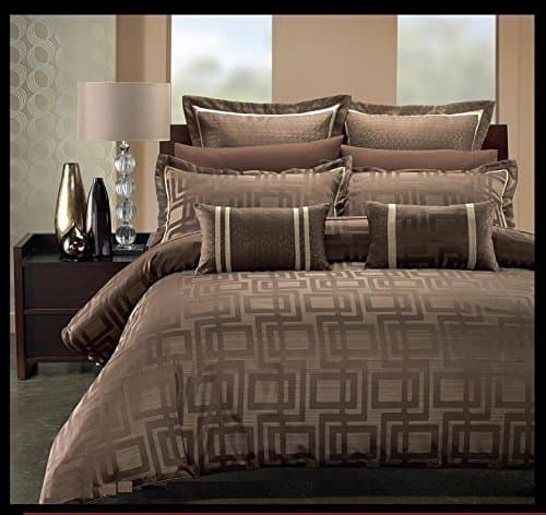 JANET 9-PC SET BED IN A BAG HOTEL COLLECTION = FULL SIZE = INCLUDES DUVET COVER, TWO PILLOW SHAMS, TWO EURO SHAMS, TWO DECORATIVE PILLOWS, ONE BED SKIRT AND ONE DOWN ALTERNATIVE DOWN COMFORTER. USUALLY SHIPS WITHIN 1-2 BUSINESS DAYS UNLESS THERE IS A PROBLEM.