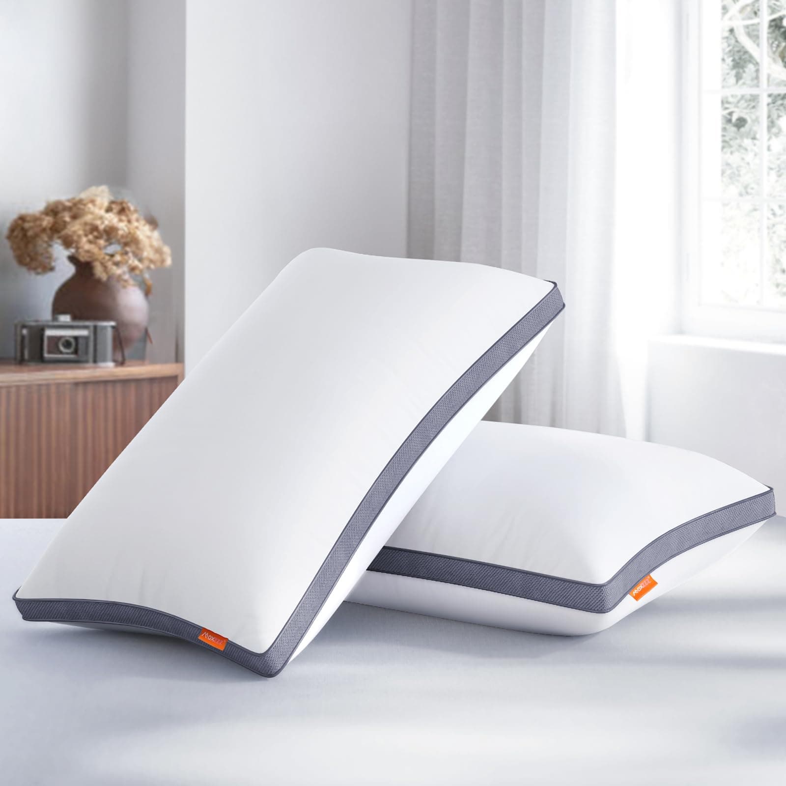 Maxzzz Pillows, 2 Pack Hotel Quality Bed Pillows Made of Breathable Fabric and Down-alternative Fill for Firm Support, Luxury Quality Pillows that Fit All Sleeping Positions, Washable 42 * 70CM