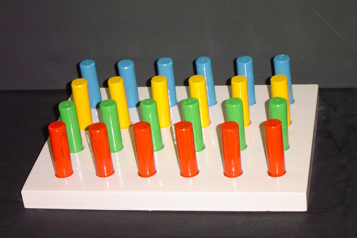 balgovind eductational peg board with 24 cylinders bm13 (Multi color)