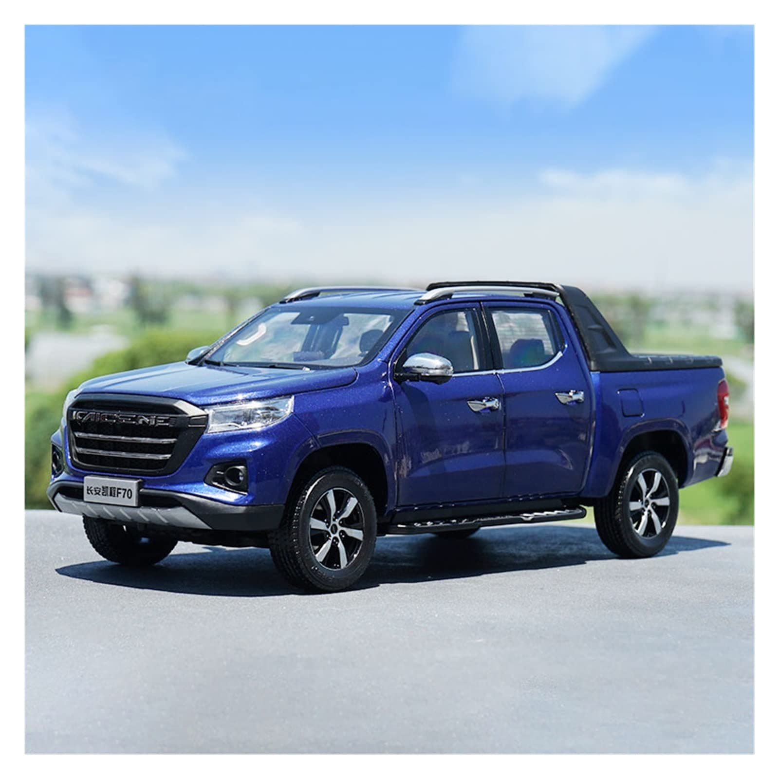LANUVA Simulation Car Model Best Gift 1/18 For Changan Kaicheng F70 Metal Casting Simulation Car Model Adult Ornaments