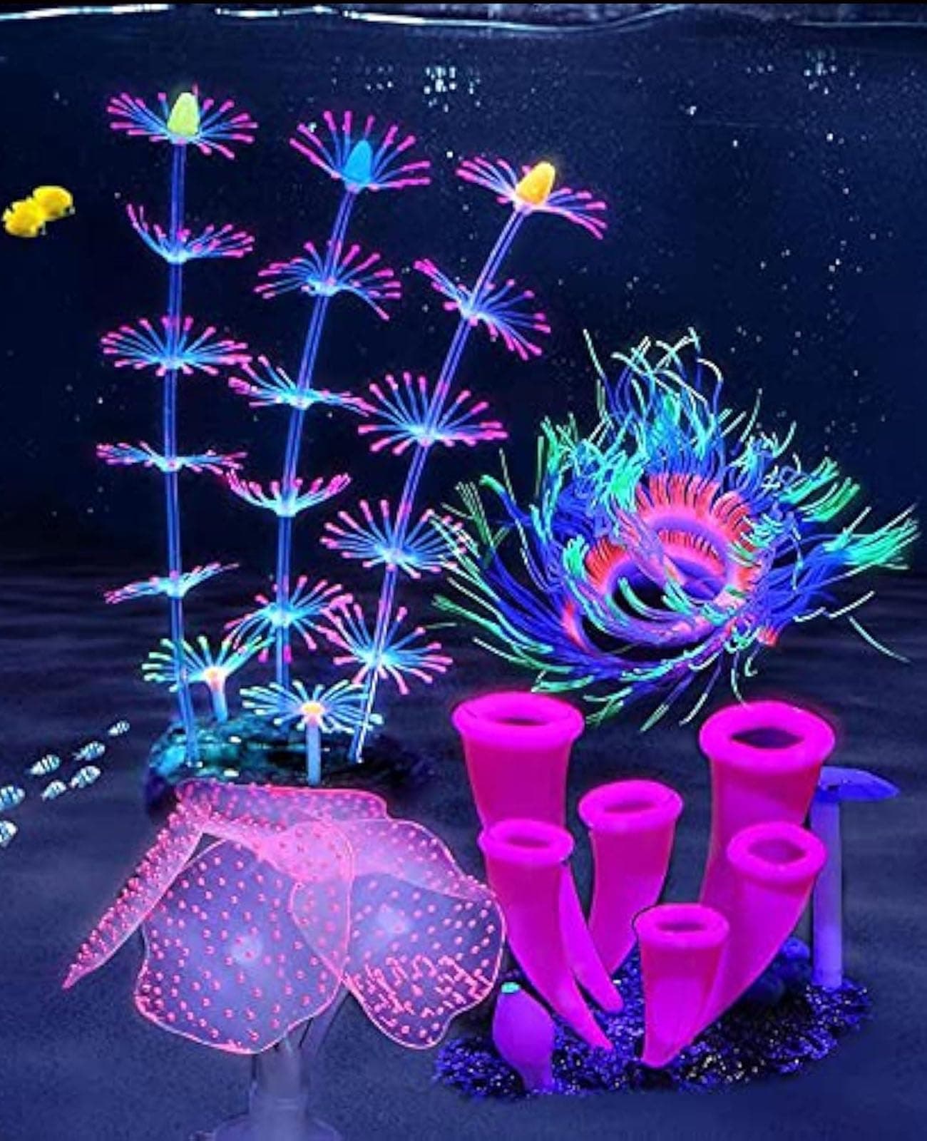 ZtohPyo 4 Pieces Aquarium Fish Tank Decorations with Glowing Effect, Silicone Glow Artificial Ornament Coral Reef Plants for Aquarium Decoration Small and Large Fish Bowl Decor Accessories