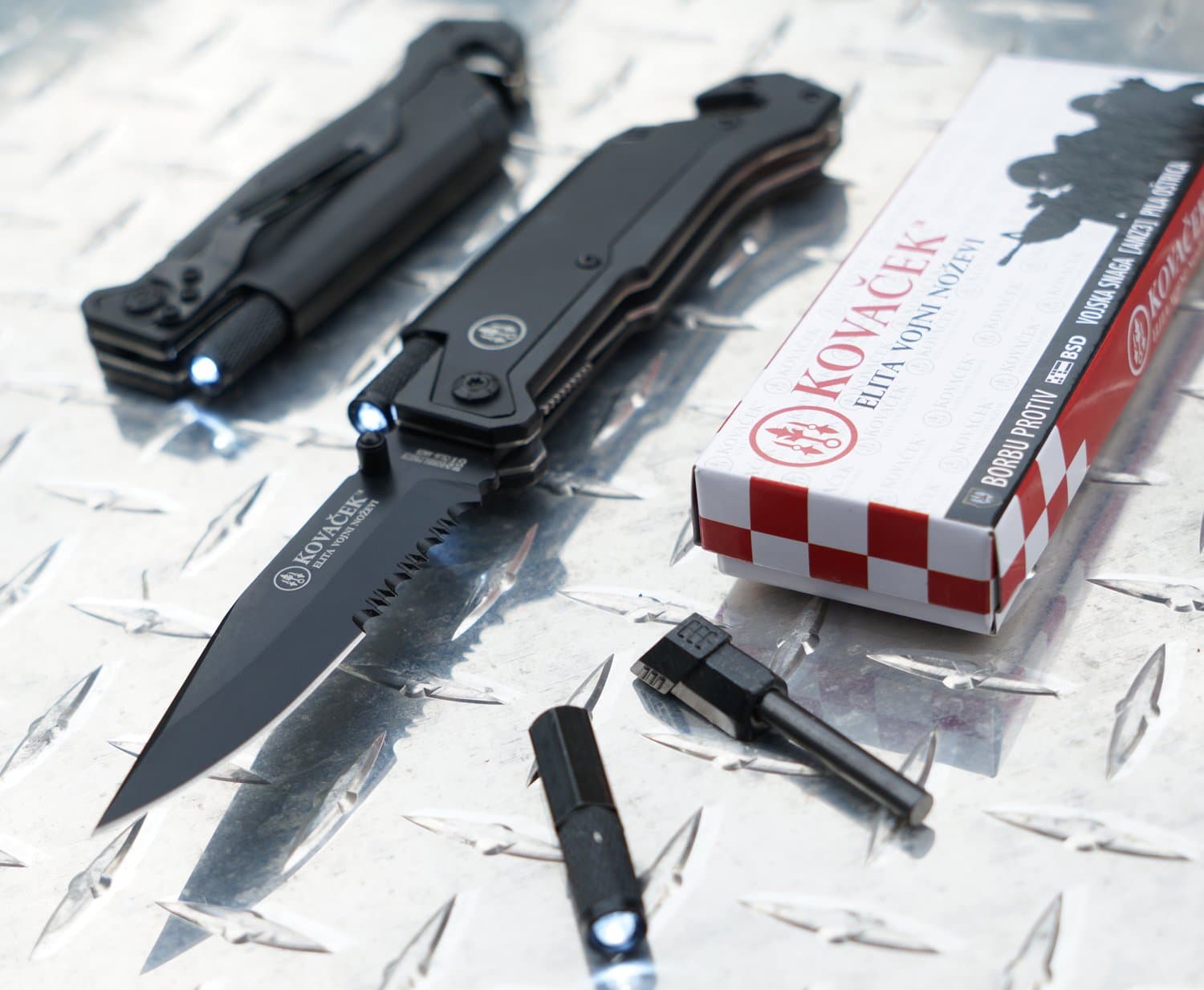 Kovacek AMZ3 (Serrated blade) :: Tactical Combat- Assisted folding knife