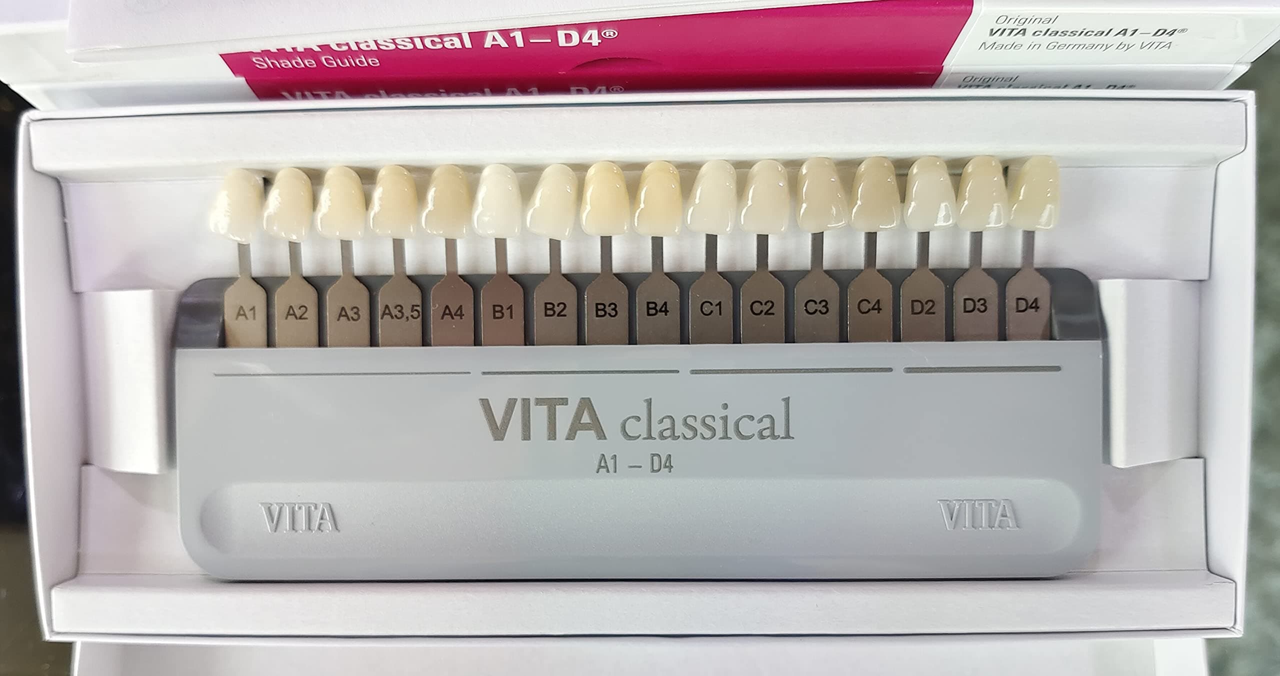 VID Vita Classical A1-D4 Shade Guide w/Bleached Shades