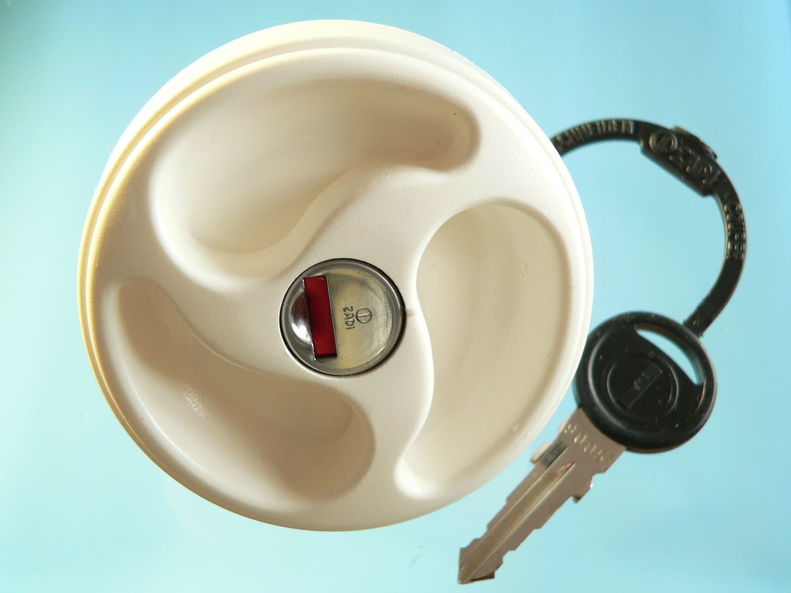 Vecam Fresh Water Inlet Lockable Cap (White) - Universal 3 Hole Style - Suitable for Motorhome, Caravan, Boat - Glossy Finish