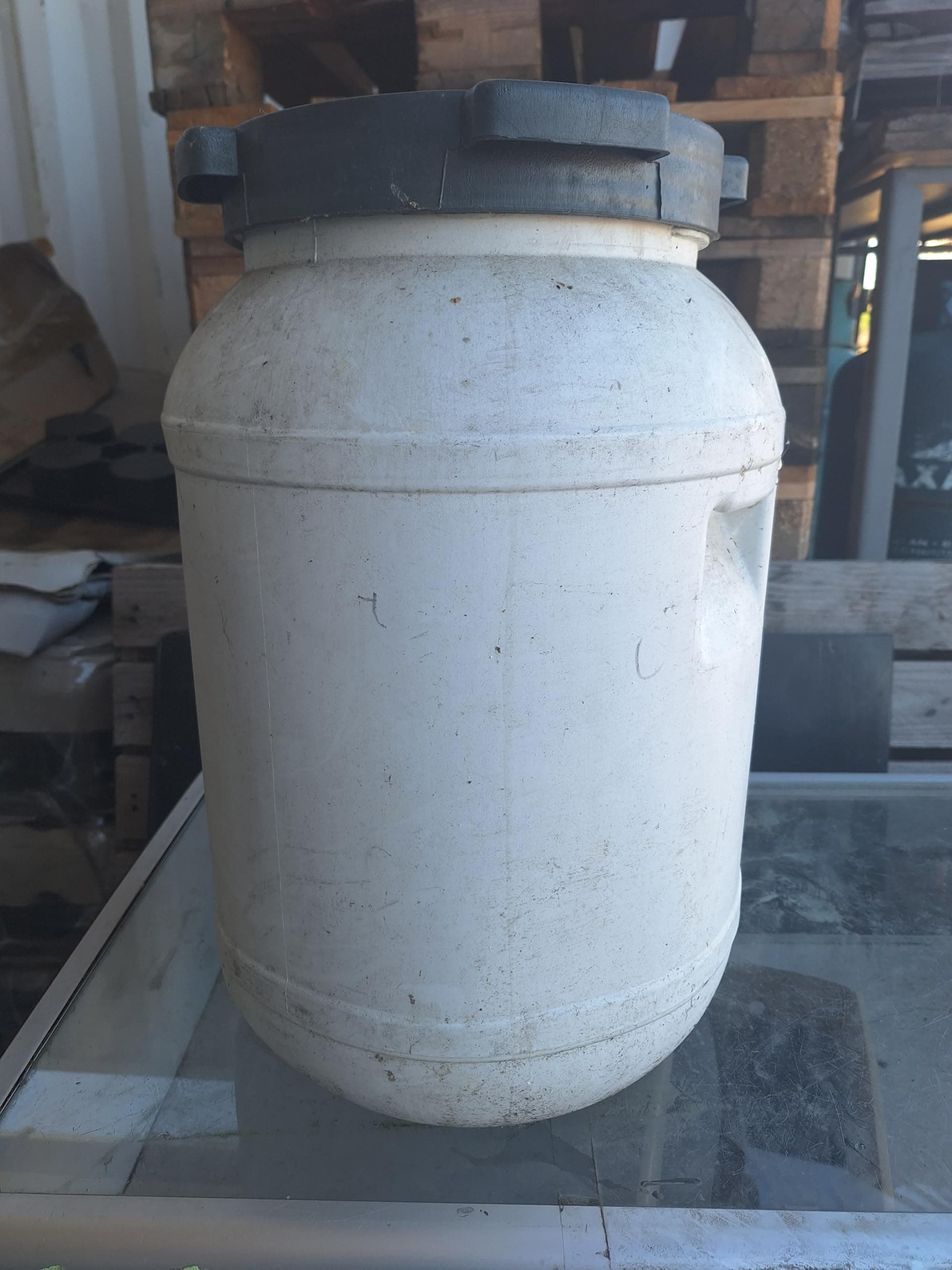 Plastic barrel with screw cap ideal for Fermentation or food storage 5/10/20/30L (20L barrel)