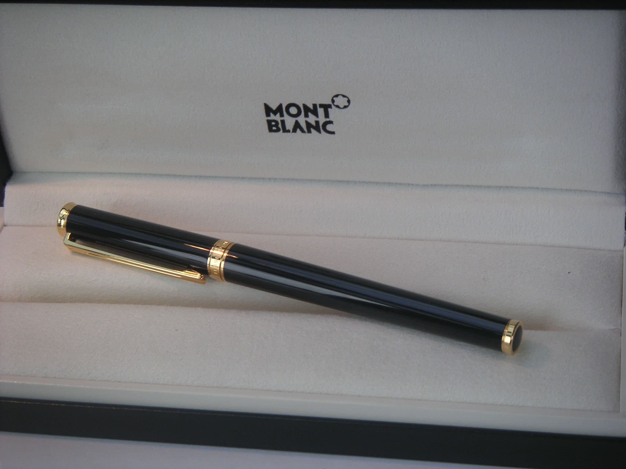MontBlanc Noblesse Oblige Rollerball Pen Black