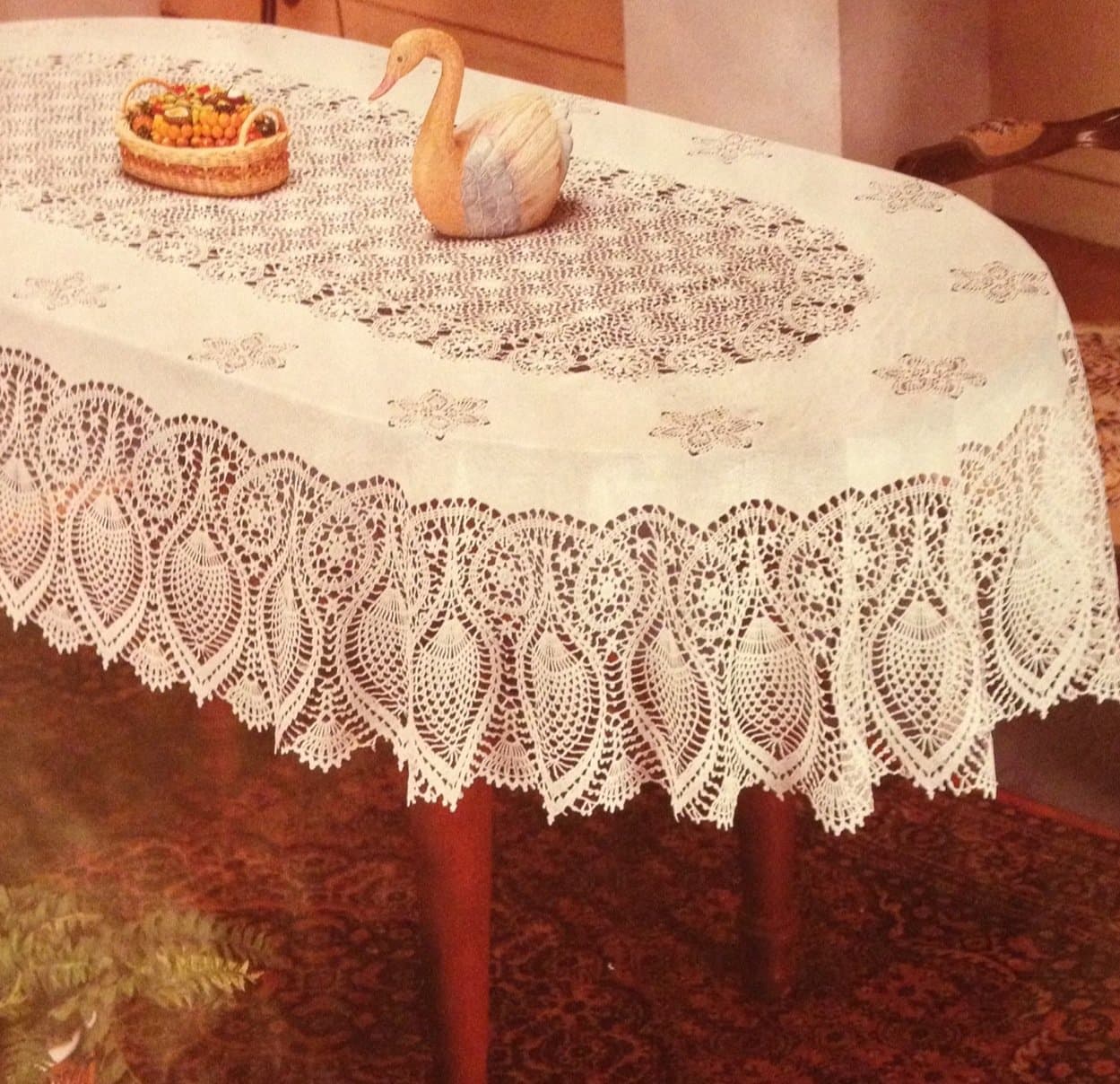 Vinyl Super Lace Tablecloth - 60" x 90" Oval (white)
