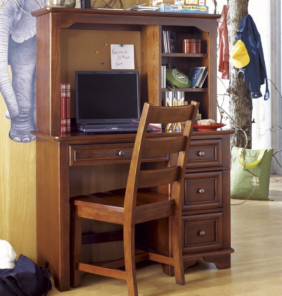 Deer Run Student Desk with Hutch - Lea 625-341