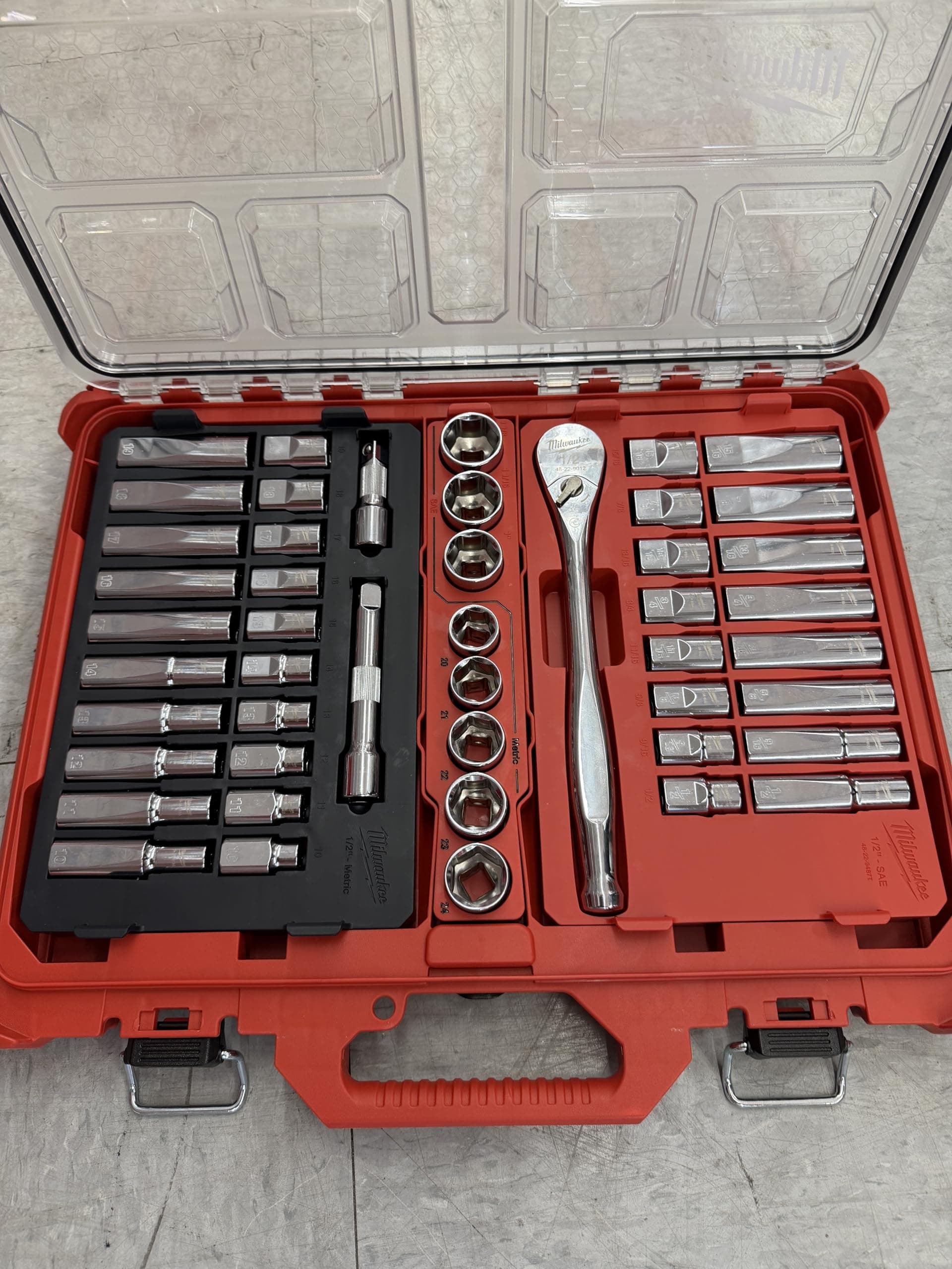 Milwaukee 47 Pc 1/2” Drive Ratchet & Socket Set with PACKOUT Low-Profile Organizer