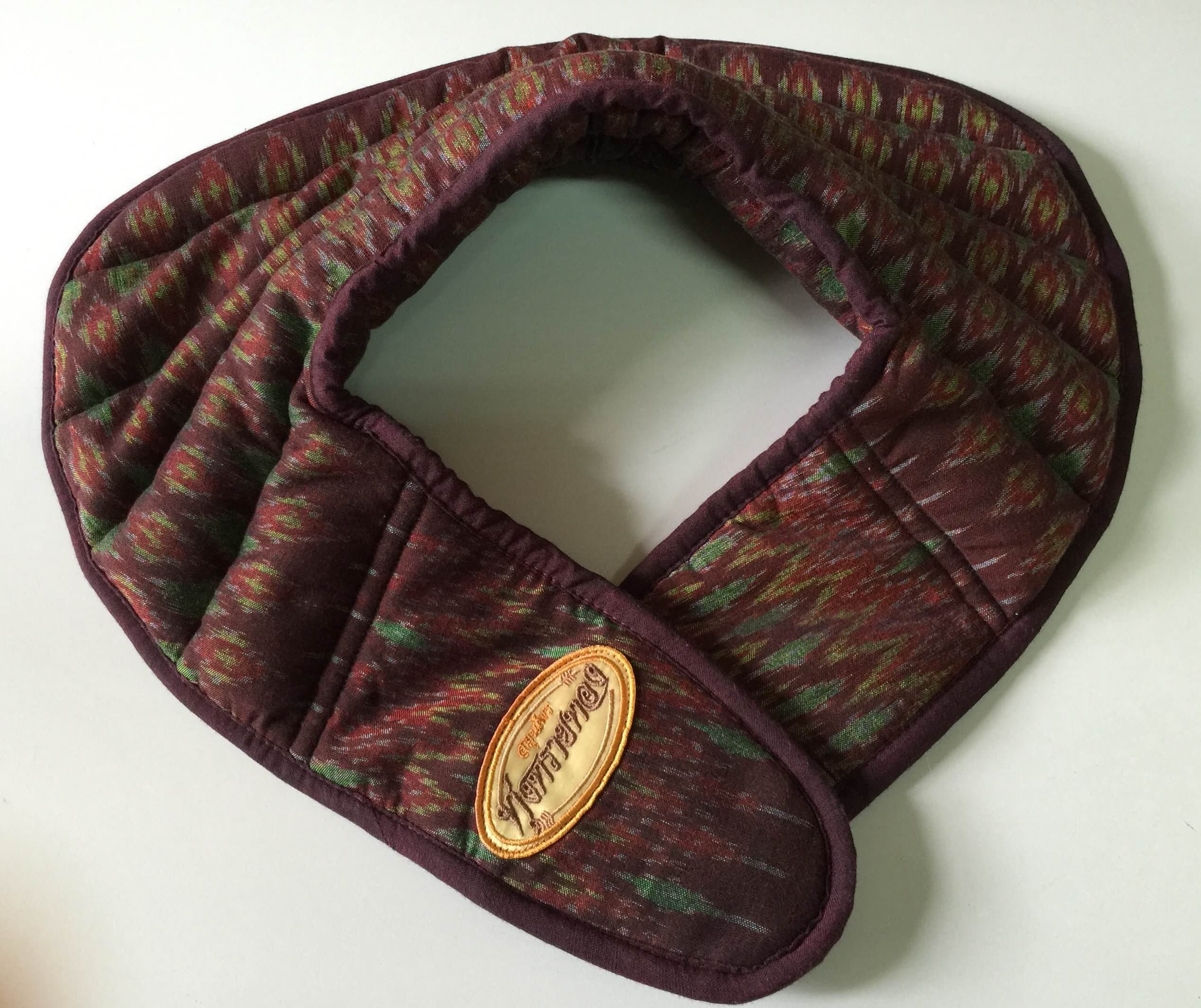 Herbal Compress Comfort Hot Back Thai Silk (Shoulder-Back) Size 22” X 17” Weight 1000 G.