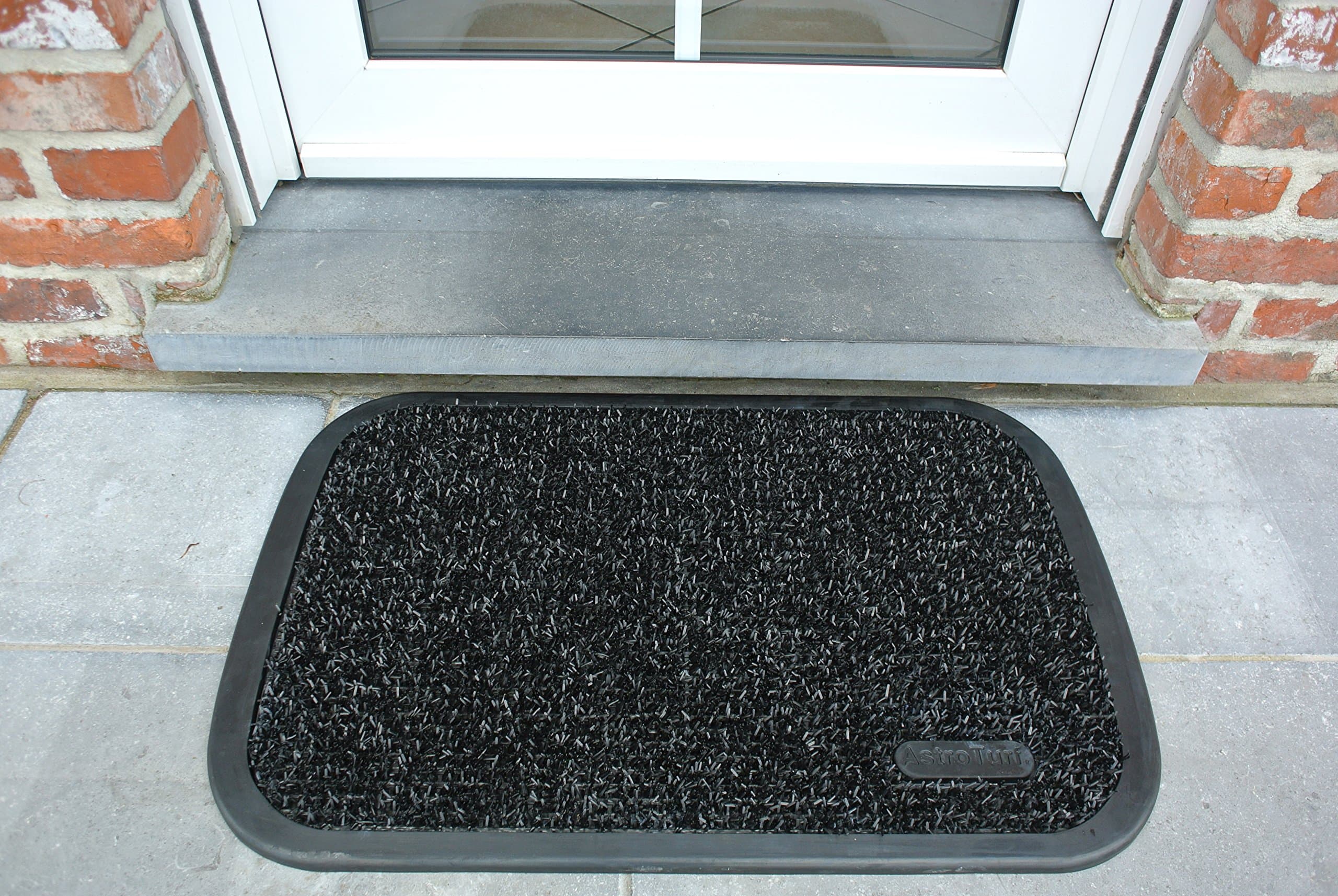 AstroTurf 10101594FG 50 x 75 cm Utopia Quadro High Performance Outdoor Scraper Doormat with Rubber Frame - Beautiful Black